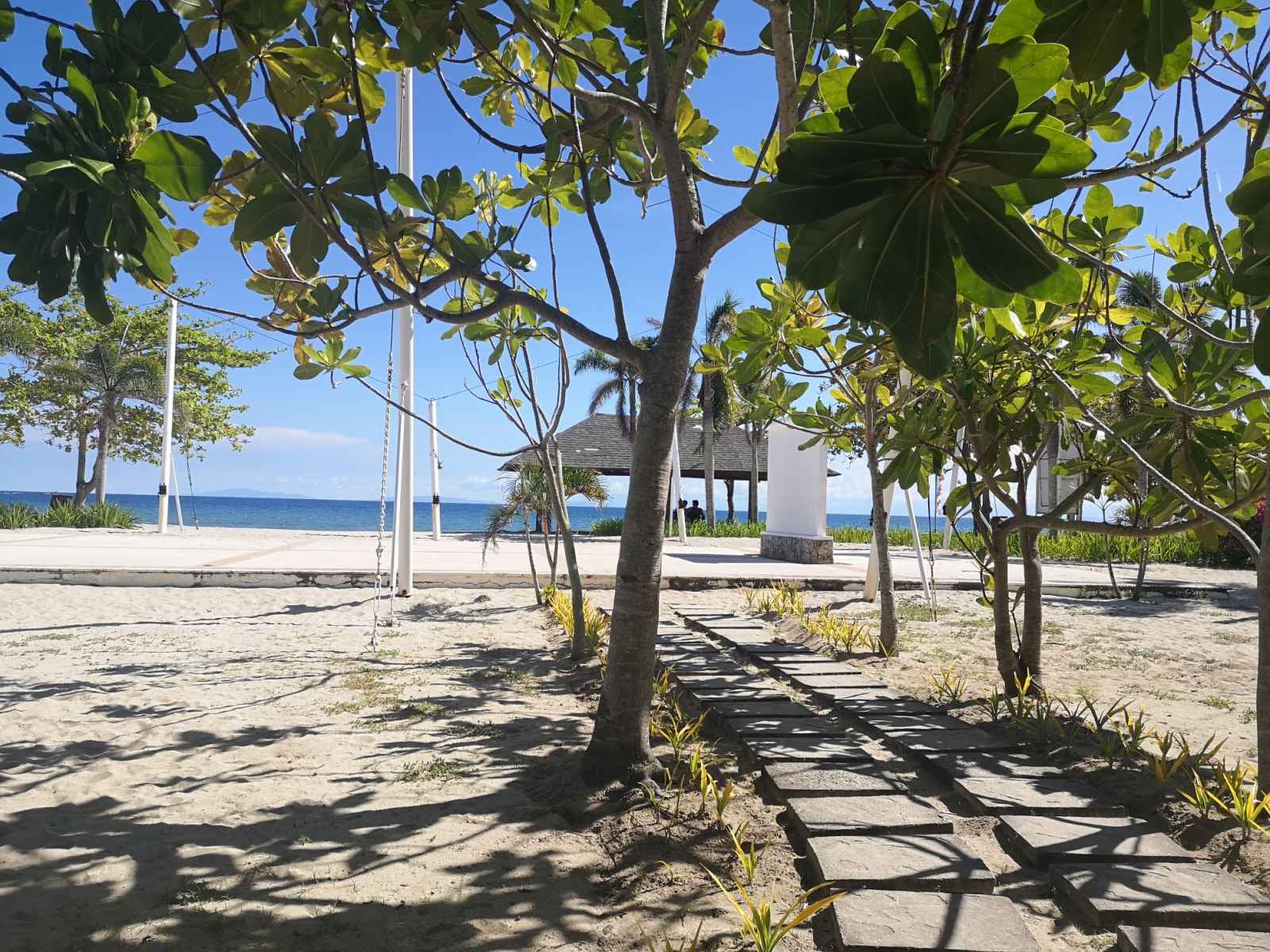 Playa, Laiya